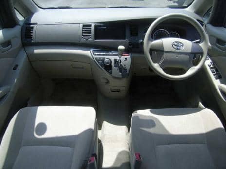TOYOTA ISIS L  2010