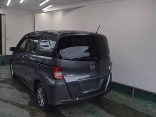 HONDA FREED SPIKE  2010