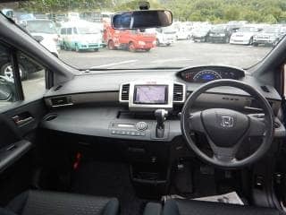 HONDA FREED SPIKE  2010