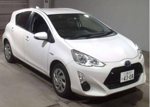 TOYOTA AQUA S 2015