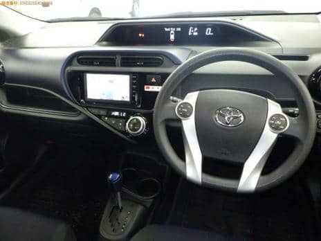 TOYOTA AQUA S 2016