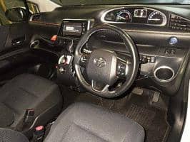 TOYOTA SIENTA HYBRID G 2017