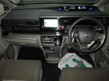 HONDA STEPWGN 4WD G HONDA SENSING 8 PERSON