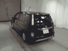 TOYOTA ISIS PLATANA V SELECTION NOIR 4WD 2015