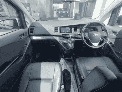 TOYOTA ISIS PLATANA V SELECTION NOIR 4WD 2015