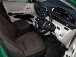 TOYOTA SIENTA HYBRID G 2017