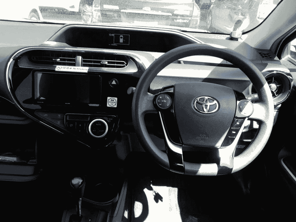 TOYOTA AQUA S 2017