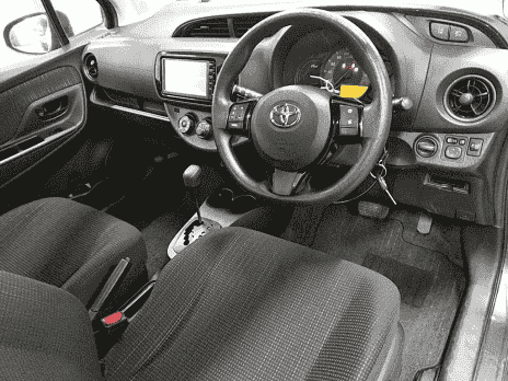 TOYOTA VITZ F 2018