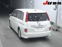 TOYOTA ISIS PLATANA LIMITED 2011