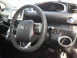 TOYOTA SIENTA HYBRID G 2017