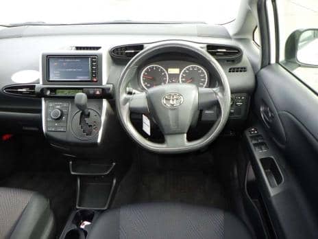 TOYOTA WISH 2019