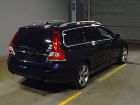 VOLVO V70 2016