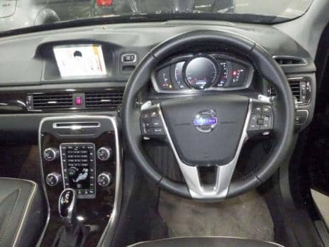 VOLVO V70 2016