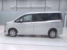 TOYOTA NOAH X 4WD 2018