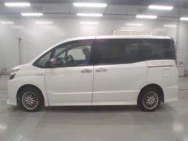 TOYOTA VOXY HYBRID ZS KIRAMEKI 2018