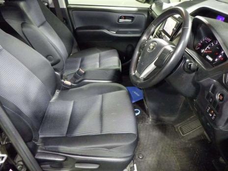 TOYOTA VOXY ZS 4WD 2014