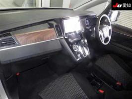 MITSUBISHI DELICA D:5 P 4WD 2019