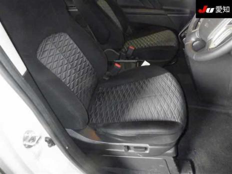 MITSUBISHI DELICA D:5 P 4WD 2019