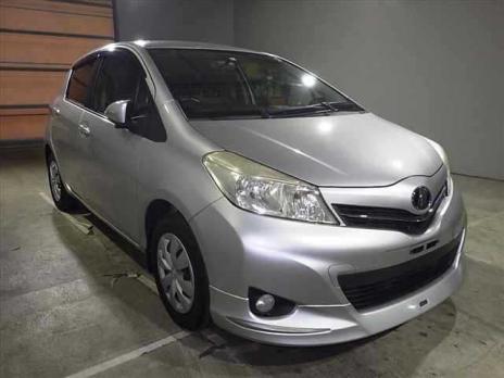 TOYOTA VITZ JEWELA 2012