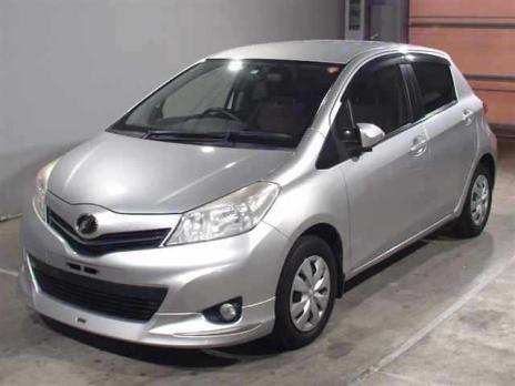 TOYOTA VITZ JEWELA 2012