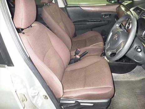 TOYOTA VITZ JEWELA 2012