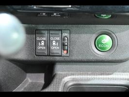 HONDA STEPWGN SPADA 4WD 8 PERSON 2015