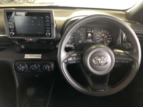 TOYOTA YARIS X 2020