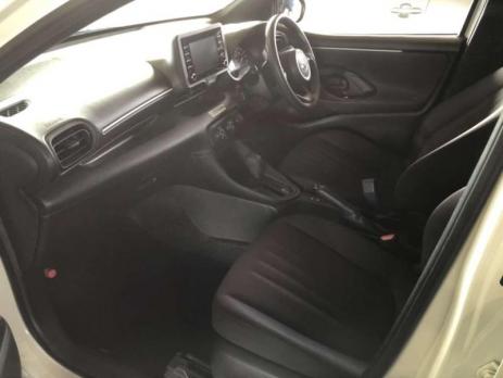 TOYOTA YARIS X 2020
