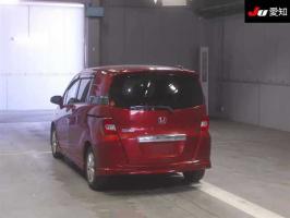 HONDA FREED SPIKE G AERO 2010