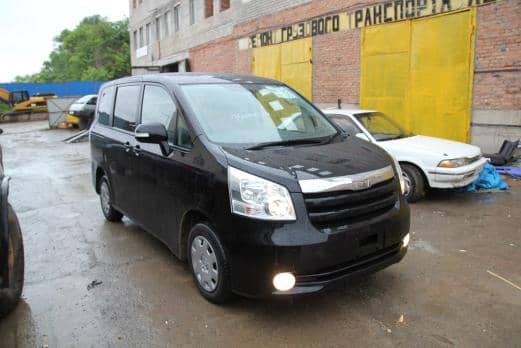 TOYOTA NOAH X 2009