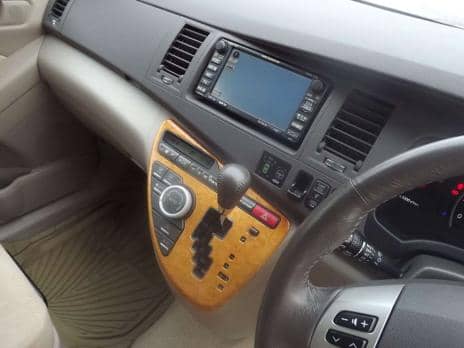 TOYOTA ISIS 2006
