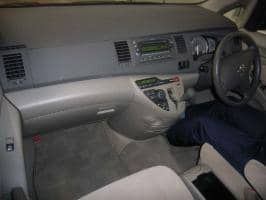 TOYOTA ISIS L 2005