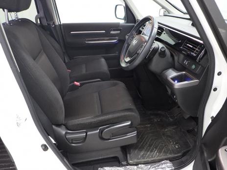 HONDA STEPWGN SPADA HONDA SENSING 8 PERSON 2020