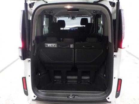 HONDA STEPWGN SPADA HONDA SENSING 8 PERSON 2020