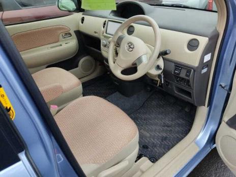 TOYOTA SIENTA G 2013