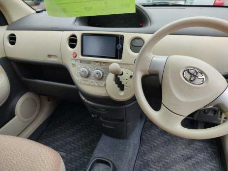 TOYOTA SIENTA G 2013