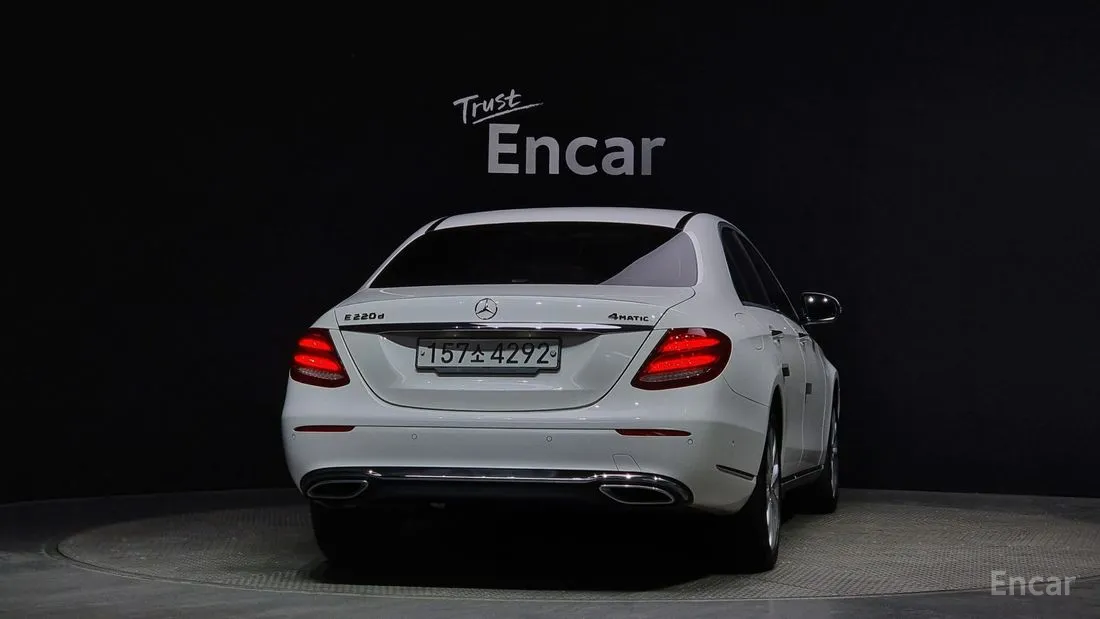 MERCEDES-BENZ E-CLASS W213 E220D 4MATIC EXCLUSIVE 2020