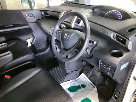 HONDA FREED G PREMIUM EDITION 2015