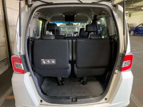 HONDA FREED G PREMIUM EDITION 2015