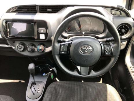 TOYOTA VITZ F 4WD 2019