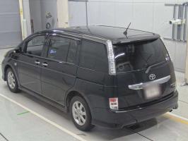 TOYOTA ISIS PLATANA V SELECTION 2011