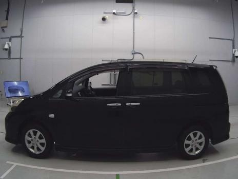 TOYOTA ISIS PLATANA V SELECTION 2011