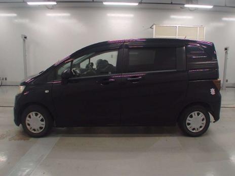 HONDA FREED SPIKE G JUST SELECTION 2010