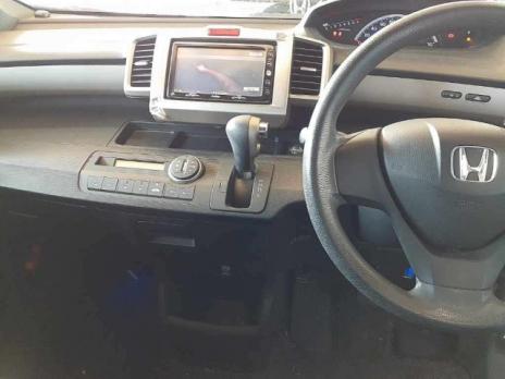 HONDA FREED SPIKE G JUST SELECTION 2010