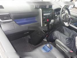 TOYOTA ROOMY CUSTOM G-T 2019