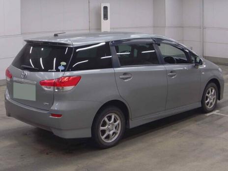 TOYOTA WISH 1.8X 4WD 2010