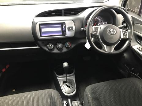 TOYOTA VITZ F 2014