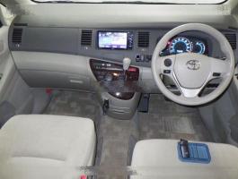 TOYOTA ISIS G 2016