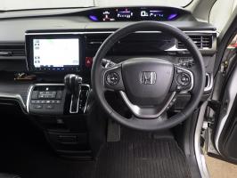 HONDA STEPWGN SPADA COOL SPIRIT 8 PERSON 2015