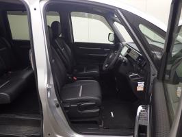 HONDA STEPWGN SPADA COOL SPIRIT 8 PERSON 2015